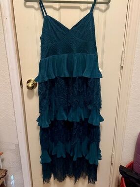 Lulus Tiered Lace Emerald Green Dress